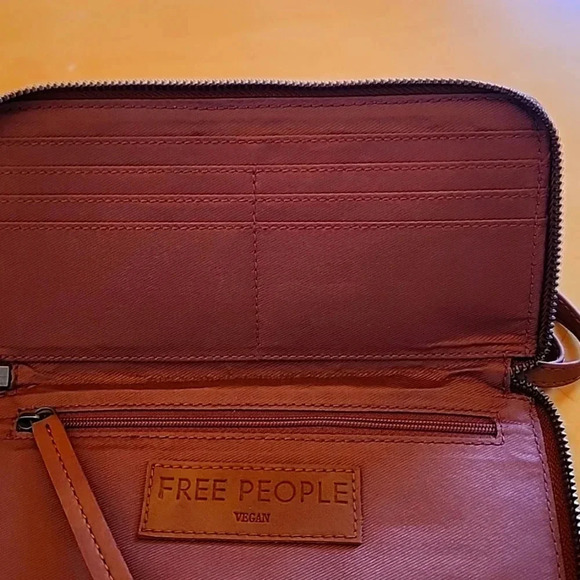Free People NWOT distressed vegan wallet! - Picture 5 of 8